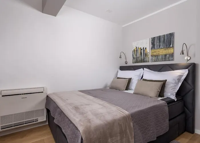 Luxury City Center Apartment -50M To The Sea